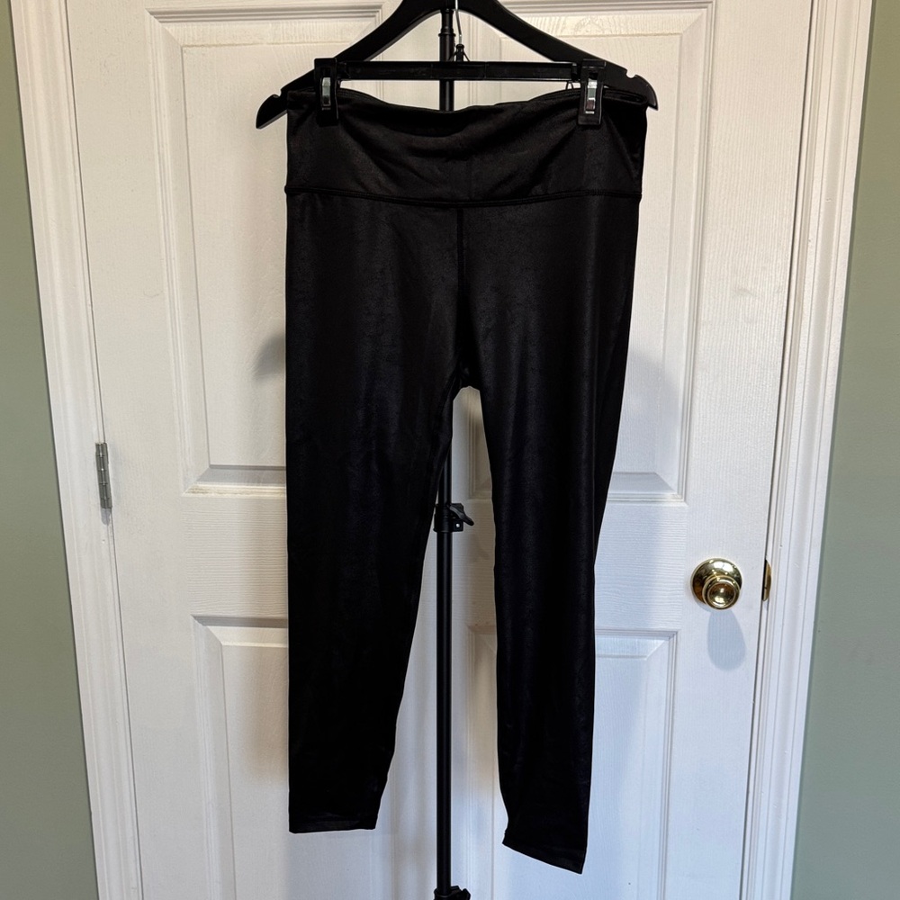 Women's Black Leggings. Leather looking. 1xl